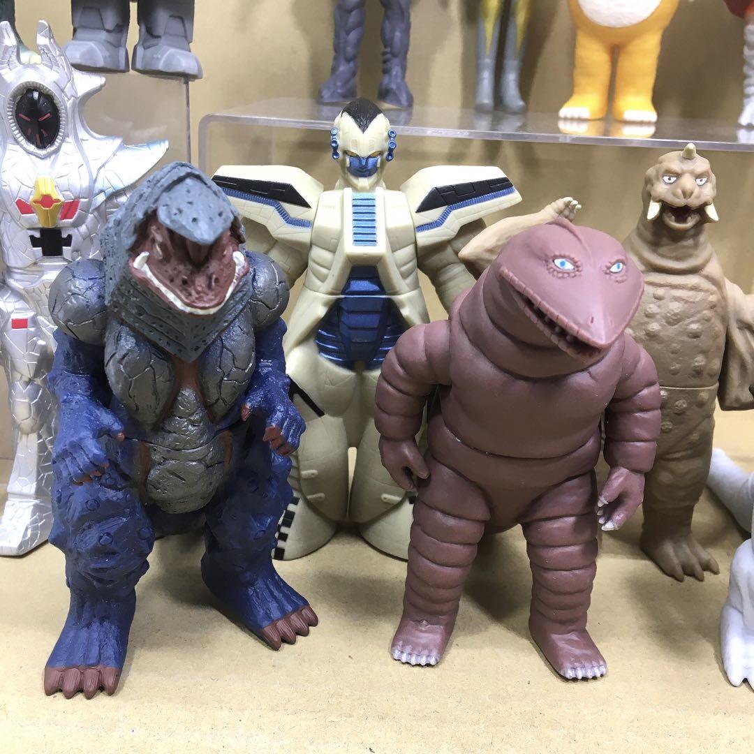 ウルトラ怪獣シリーズ ソフビ まとめ売り - メルカリ