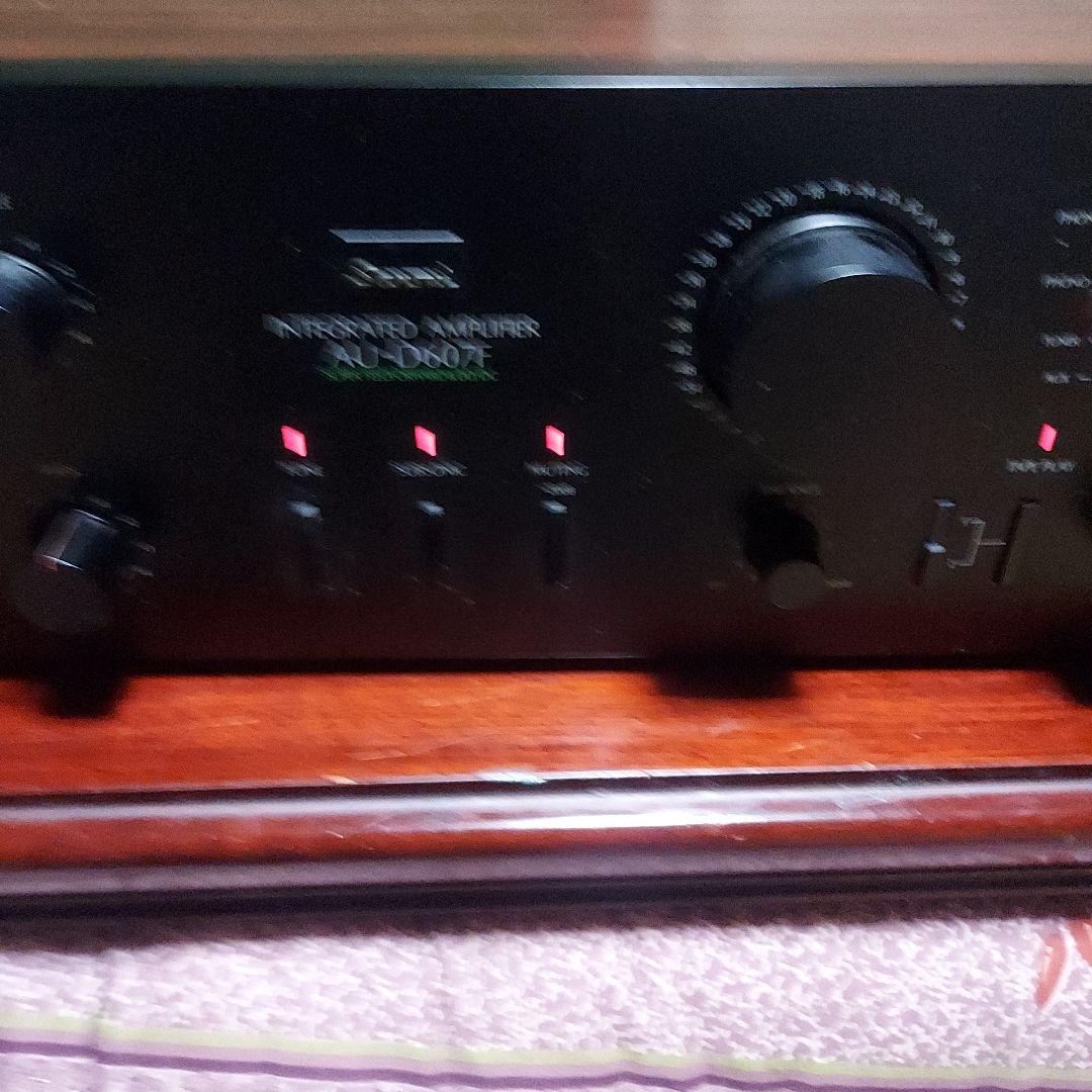 サンスイステレオアンプAU-D607F