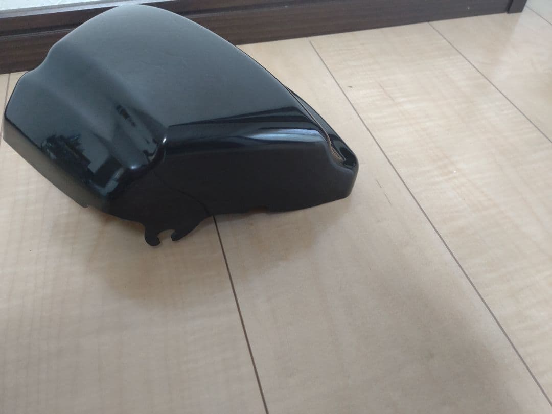 sr400　サイドカバー　ペイトンプレイス　グッズ　ボアエース　マフラー