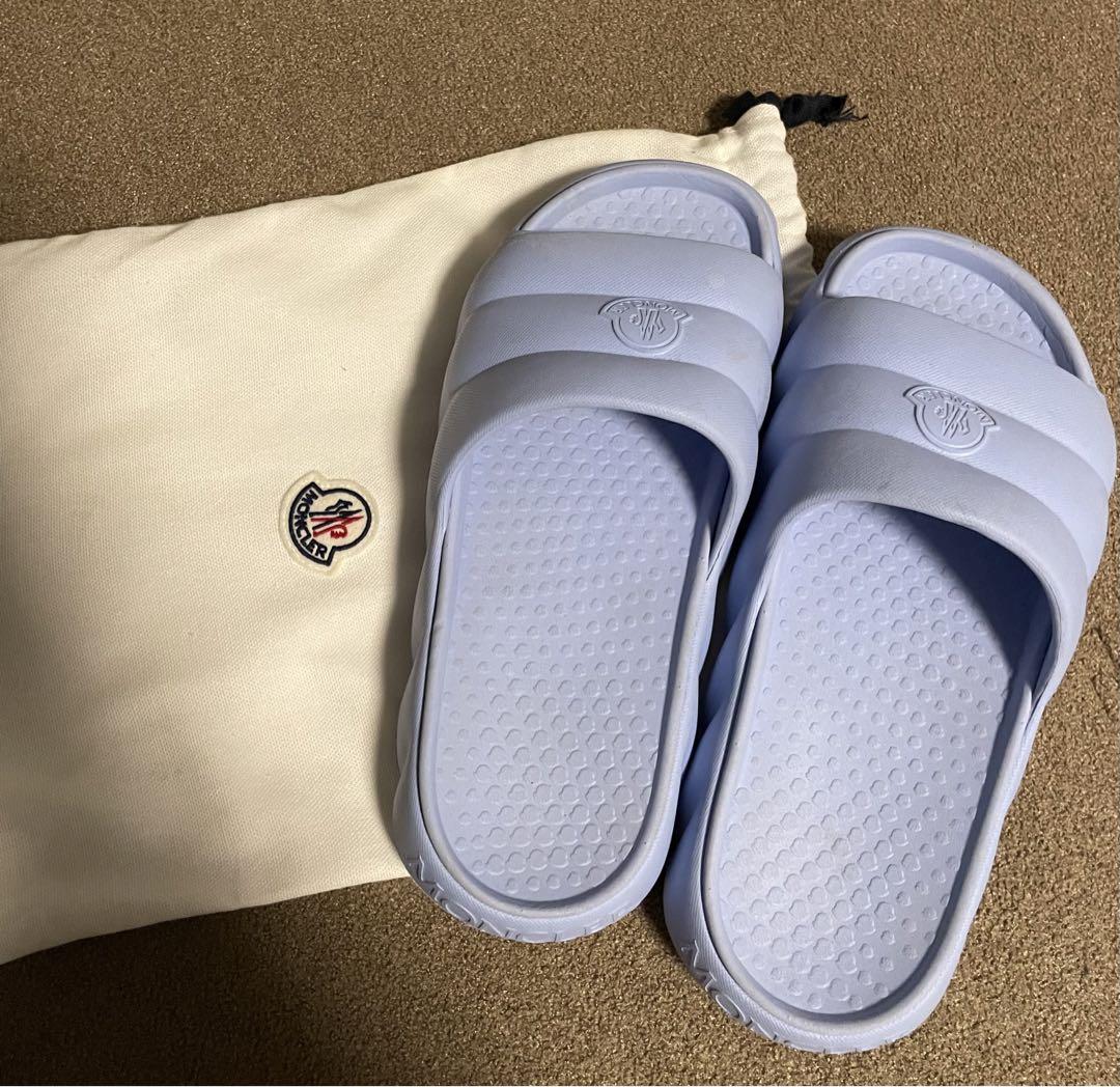 MONCLER ライトブルー スリッパ 収納袋付き