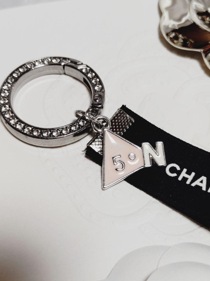 CHANEL ロゴ入りリボンキーホルダー CHANEL ロゴ入りリボンキーホルダー