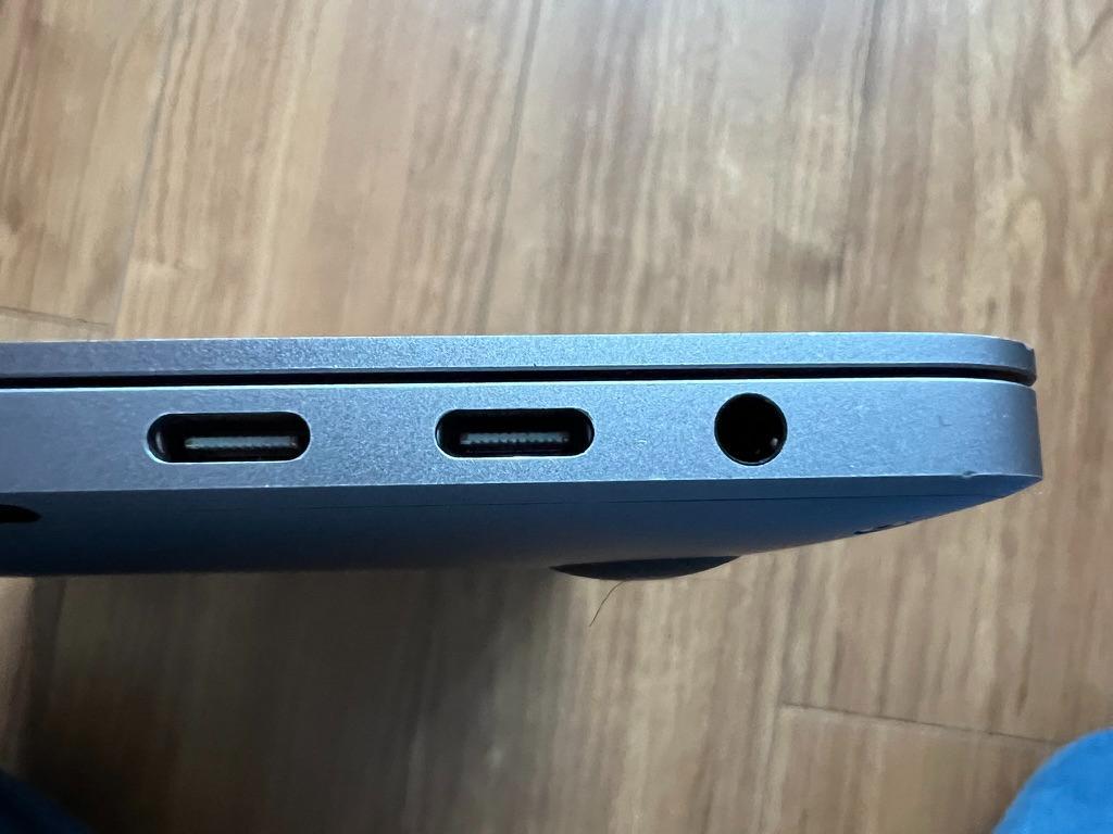 MacBook Pro 13インチ 32GB 1TB Core i7　A2251