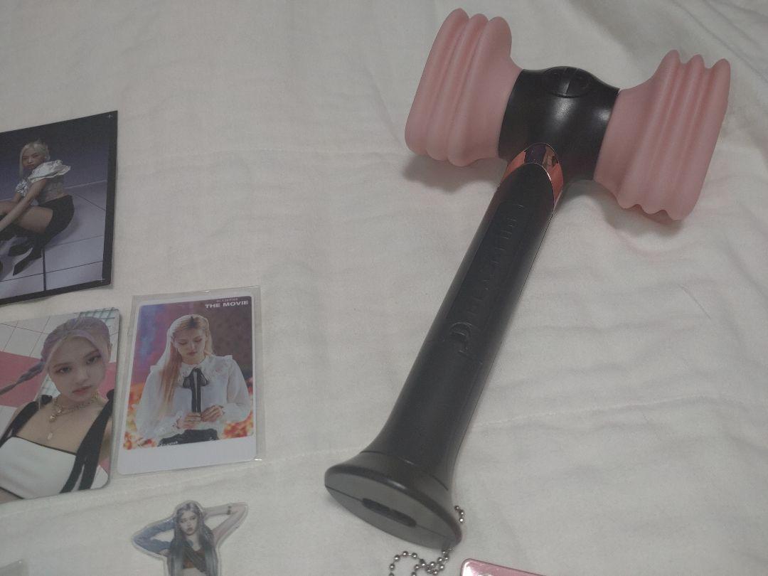 人気新品 blackpink 缶バッジ うちわ 7FAJ3-m10892140009 ロゼ トレカ 新作限定SALE
