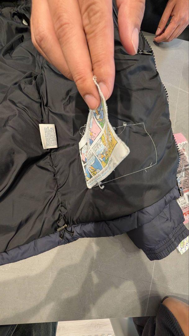 モンクレール　MONCLER ネイビー ダウンジャケット フード付き