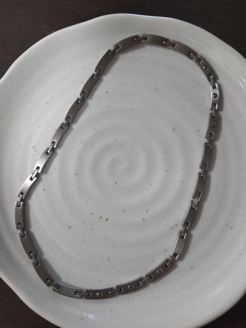 チタニウム　磁気ネックレス