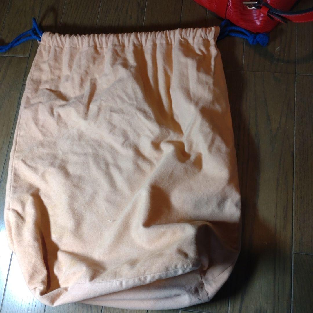 Louis Vuitton エピレザー ショルダーバッグ レッド Louis Vuitton エピレザー ショルダーバッグ レッド