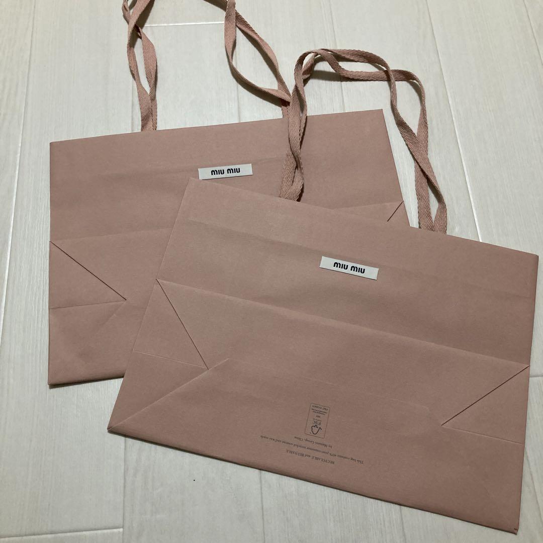 miu miuショッパー 紙袋 6枚 ハンガー2本セット MIU MIU ショッパー(紙袋) - メルカリ