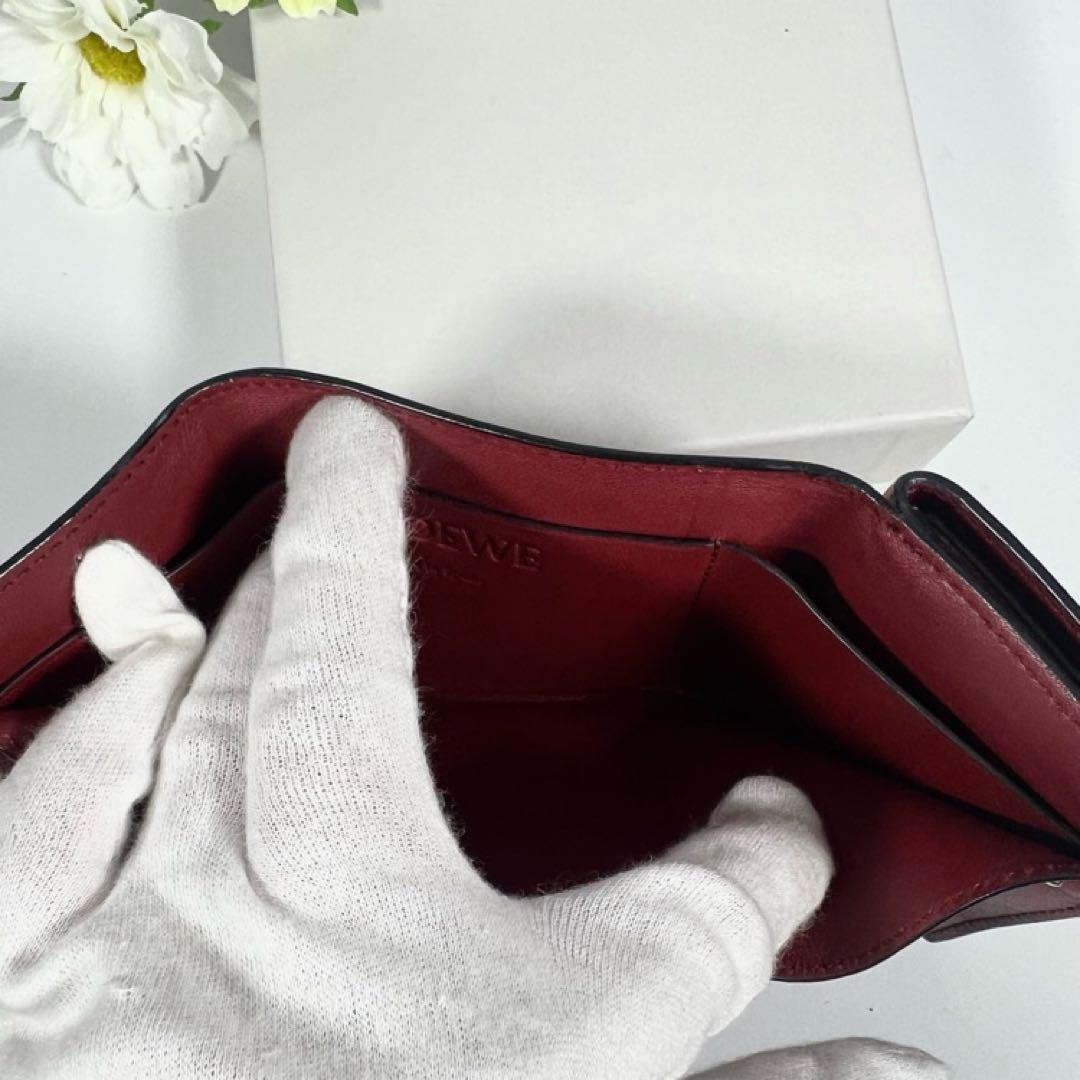 ✨LOEWE✨ 3つ折り財布 カーフ 茶　折りたたみ財布　ミニ財布 ✨LOEWE✨ 3つ折り財布 カーフ 茶 折りたたみ財布 ミニ財布