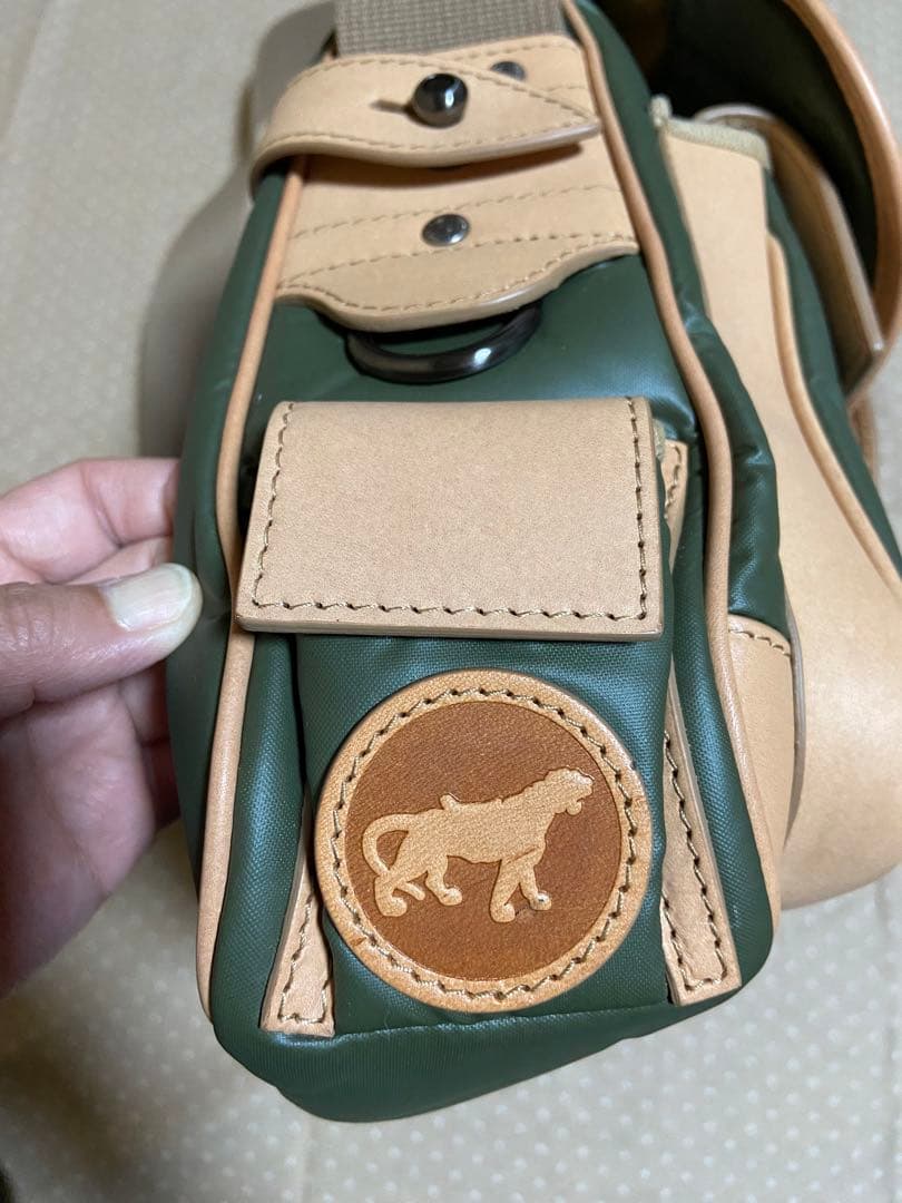 レア】ハンティングワールド ショルダーバッグ シップロック キャリー