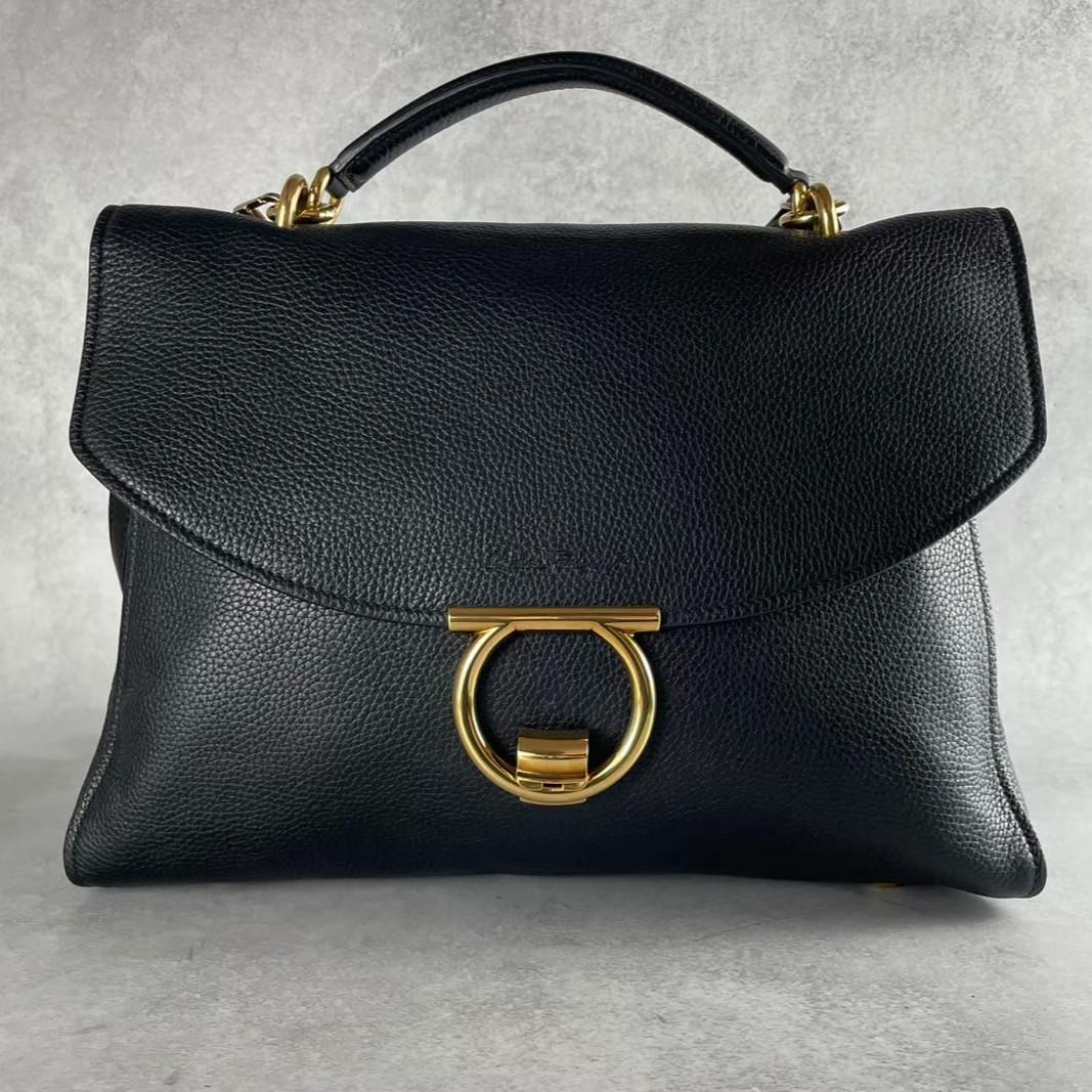 希少✨極美品 サルヴァトーレ フェラガモ マーゴット 2way ハンドバッグ 黒 希少✨極美品 サルヴァトーレ フェラガモ マーゴット 2way ハンドバッグ 黒