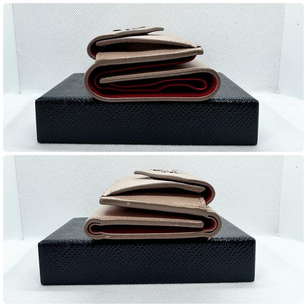 極美品 プラダ 三つ折り 財布 サフィアーノ コンパクト ロゴ