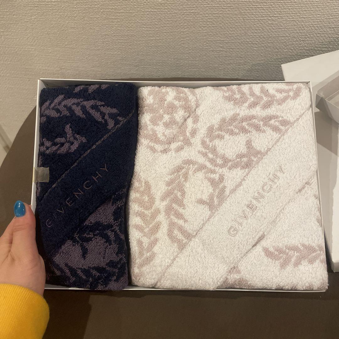 GIVENCHY タオル