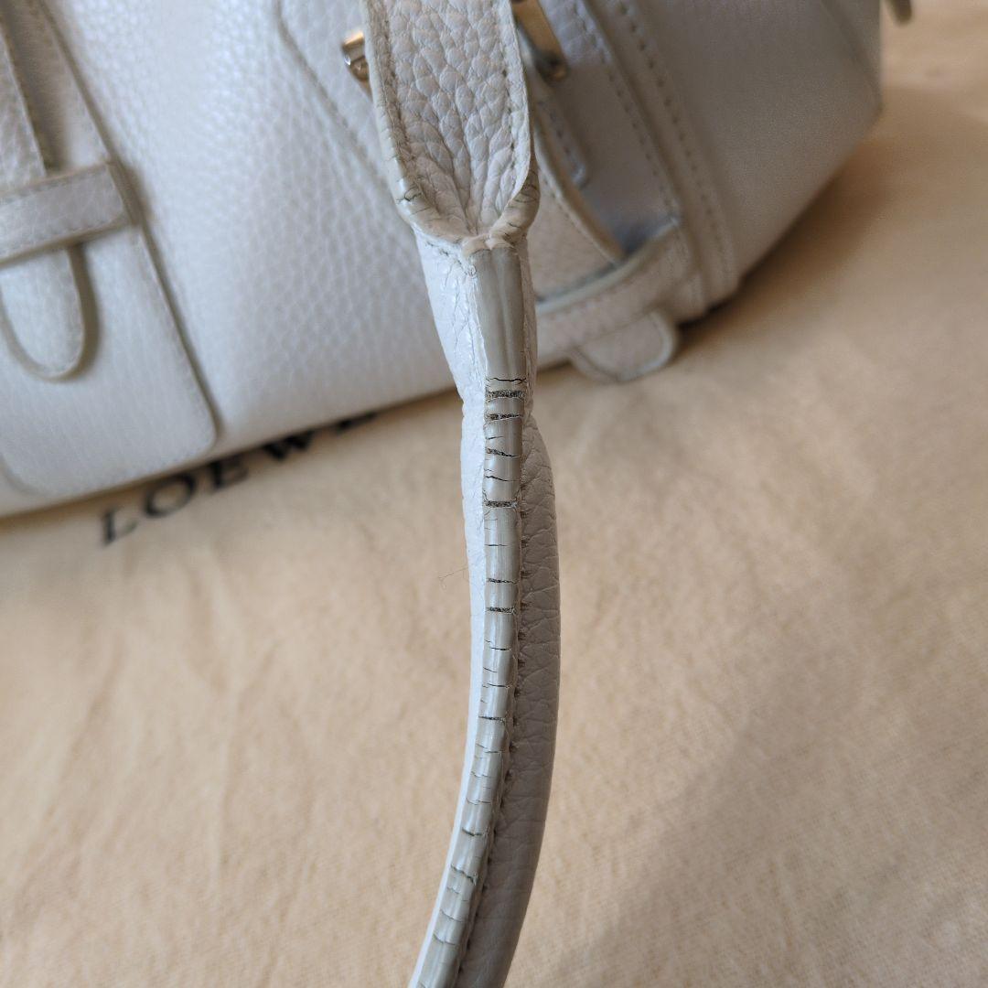 LOEWE ホワイトレザーハンドバッグ