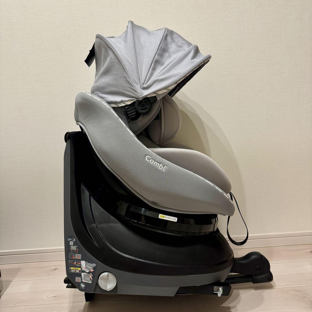コンビ　クルムーヴアドバンスISOFIX 回転式