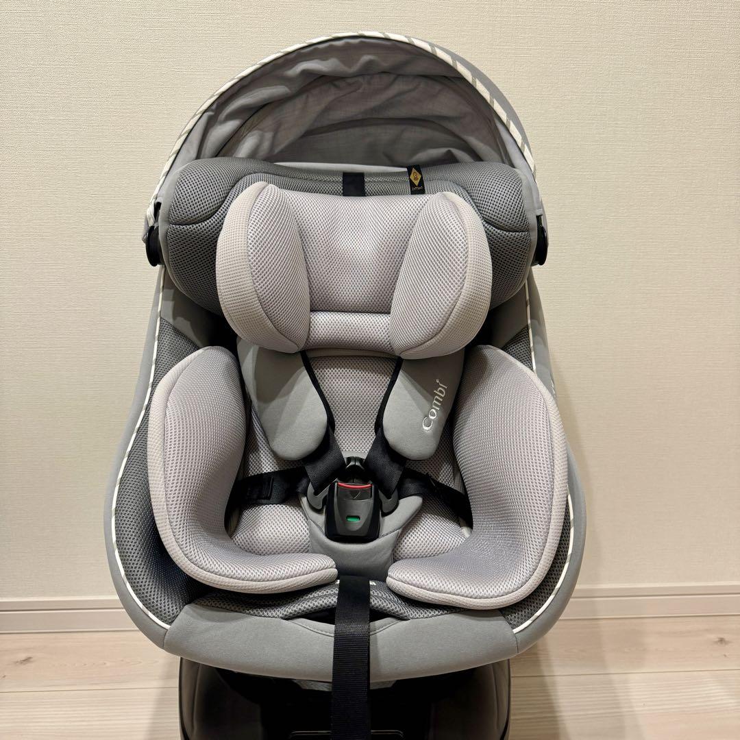 コンビ　クルムーヴアドバンスISOFIX 回転式