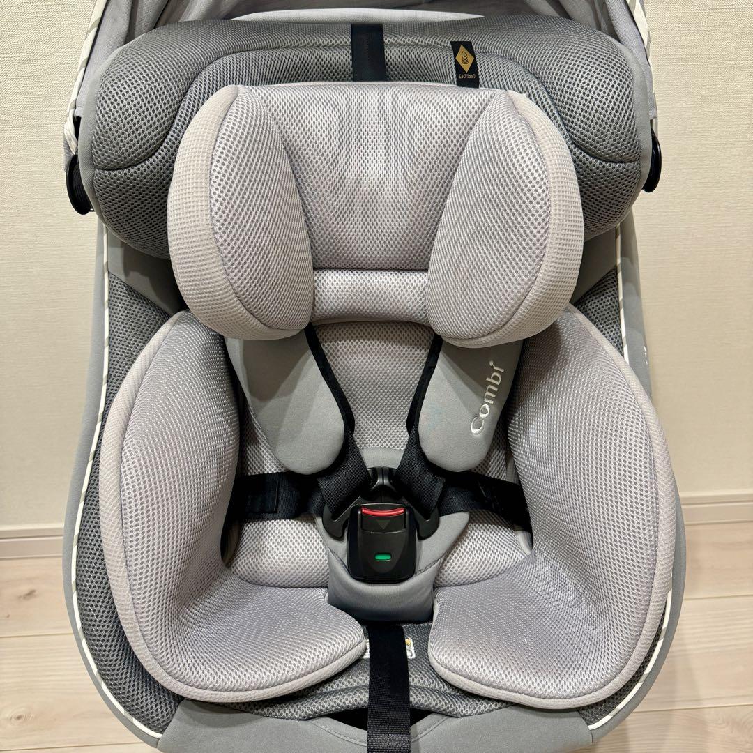 コンビ　クルムーヴアドバンスISOFIX 回転式