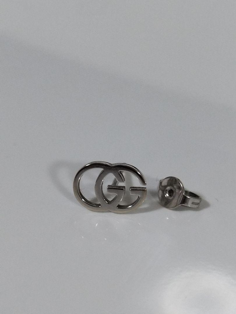 超格安一点 ホワイトゴールド!GUCCI!GG スタッズ ピアス 18K - ピアス(片耳用) 超格安一点 ホワイトゴールド!GUCCI!GG スタッズ ピアス 18K - ピアス(片耳用)