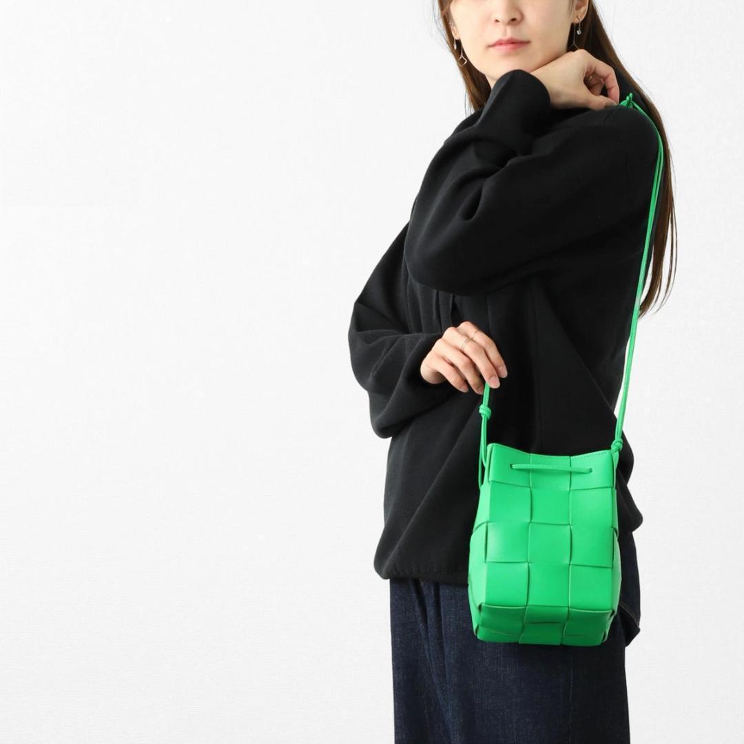 新品　BOTTEGA VENETA　SMALLCASSETTE　ショルダーバッグ