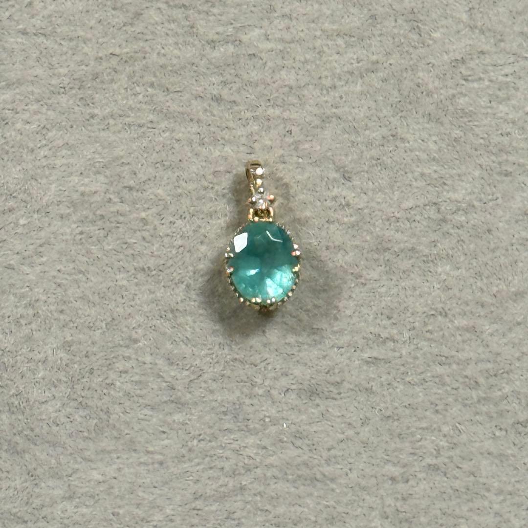 K18エメラルド ペンダントトップ チャーム 18金 ダイヤ付き ストーン