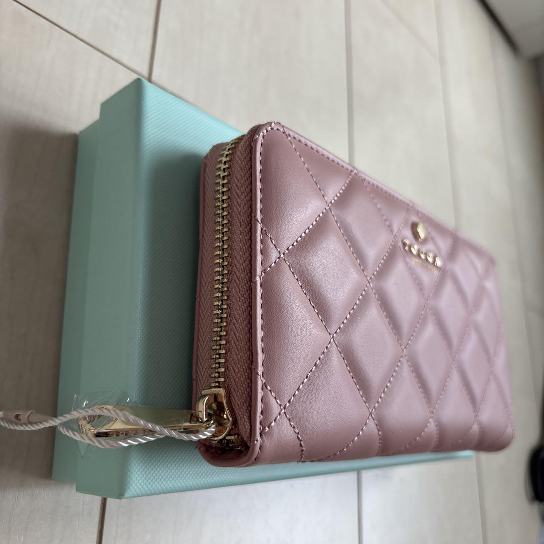 TOCCA トッカ 長財布 キルティング ピンク ラウンドファスナー TOCCA トッカ 長財布 キルティング ピンク ラウンドファスナー