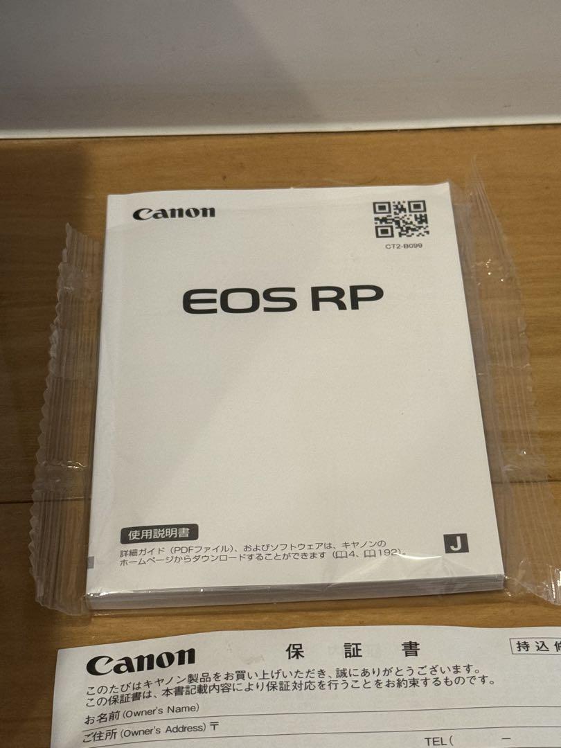 Canon EOS RP ミラーレス　純正バッテリー2本と充電器付属　レンズ別売