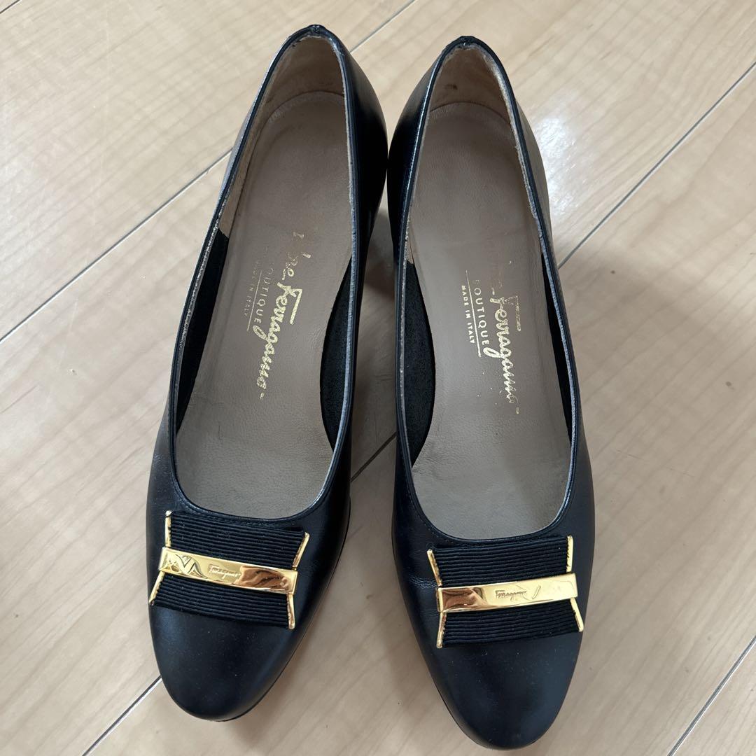 Ferragamo ブラック パンプス