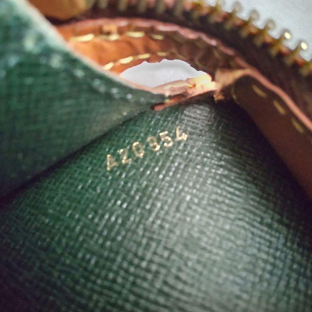 ルイ⋅ヴィトン　ポシェットオム　エピ