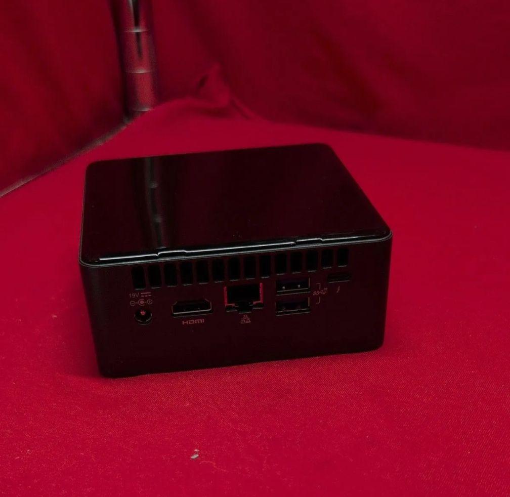 NUC8i7BEH ミニPC