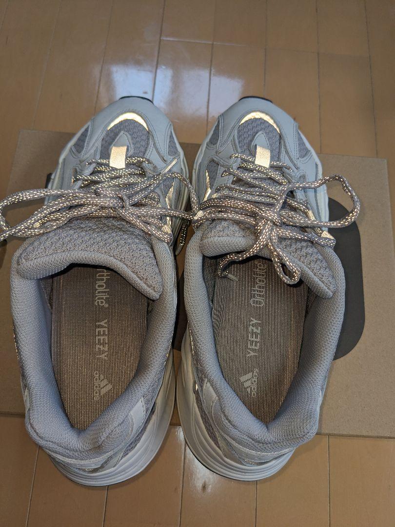 YEEZY BOOST 700V2 static 画像4