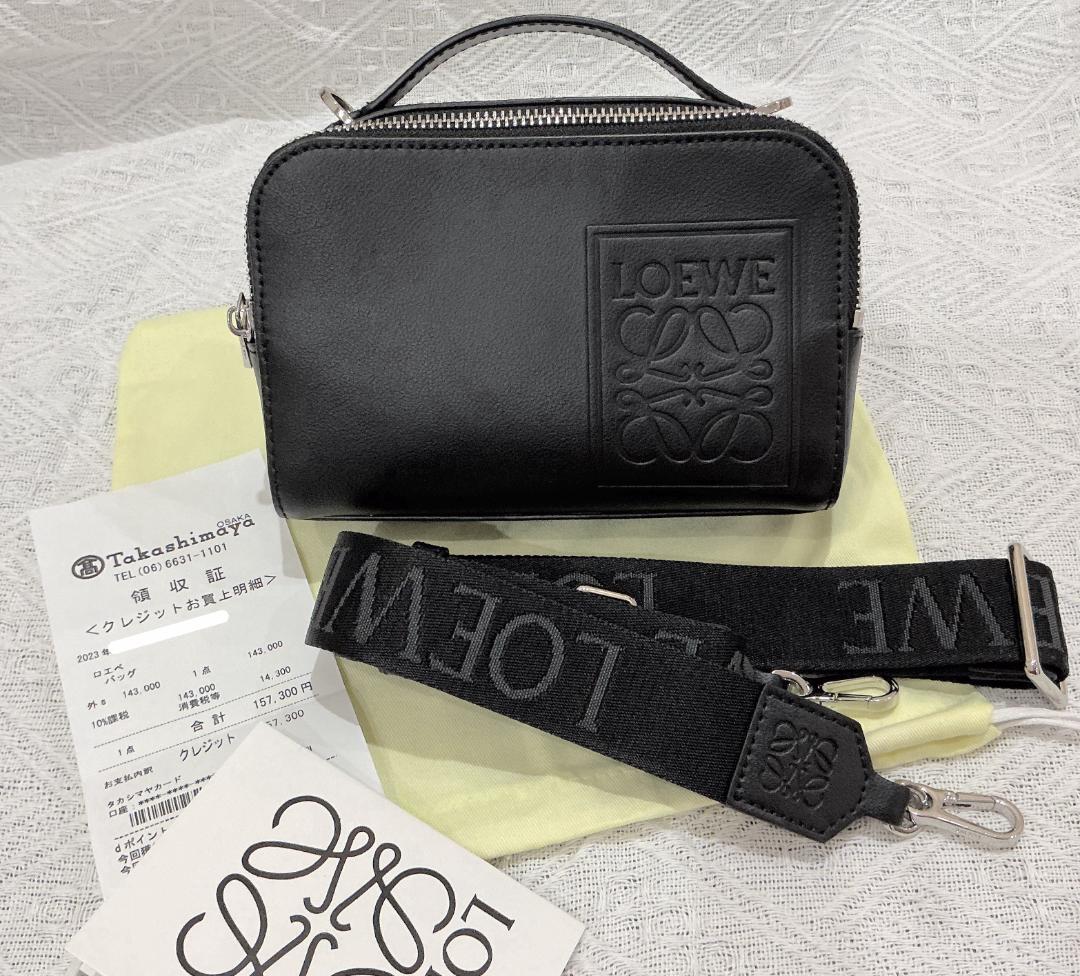 LOEWE ブラックショルダーバッグ