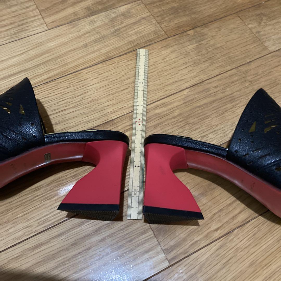 お値下げ山羊革MANA本革カットワークミュール36サイズ未使用 お値下げ山羊革MANA本革カットワークミュール36サイズ未使用