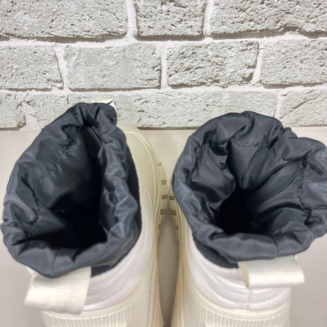 【美品】HUNTER イントレピッド アンクル ジップ スノーブーツ 白 22 【美品】HUNTER イントレピッド アンクル ジップ スノーブーツ 白 22