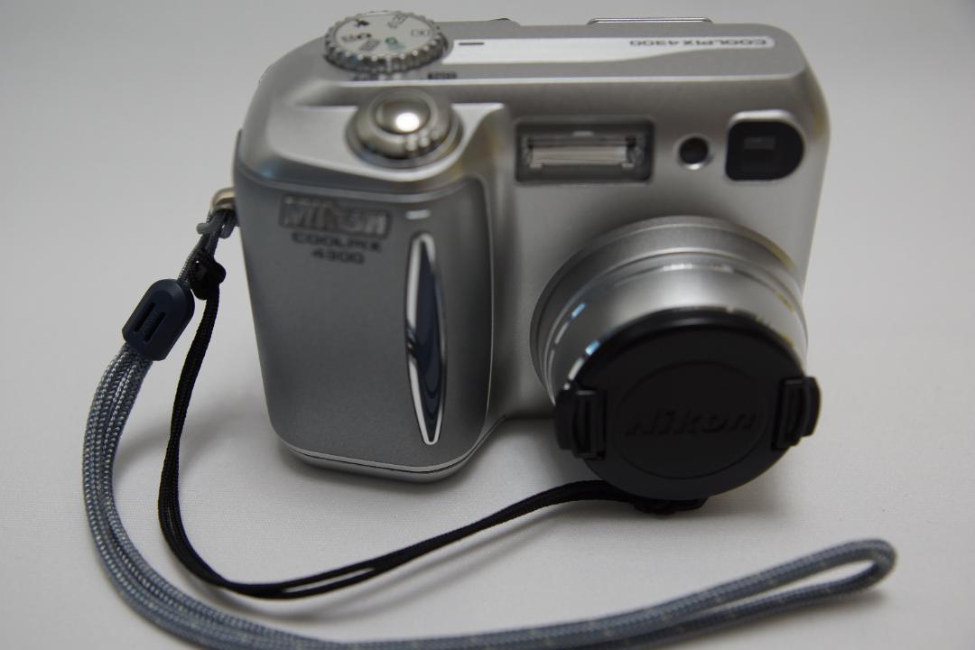 美品 ニコン Nikon COOLPIX 4300 + 純正ソフトケース - メルカリ