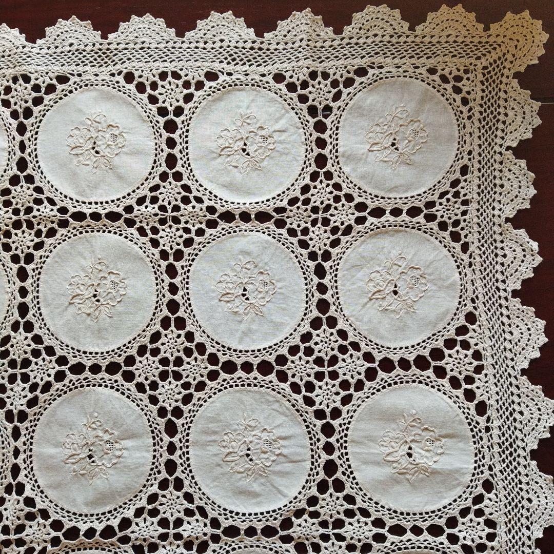 ヴィンテージレース刺繍テーブルクロス　ナプキン付き　エクリュ色