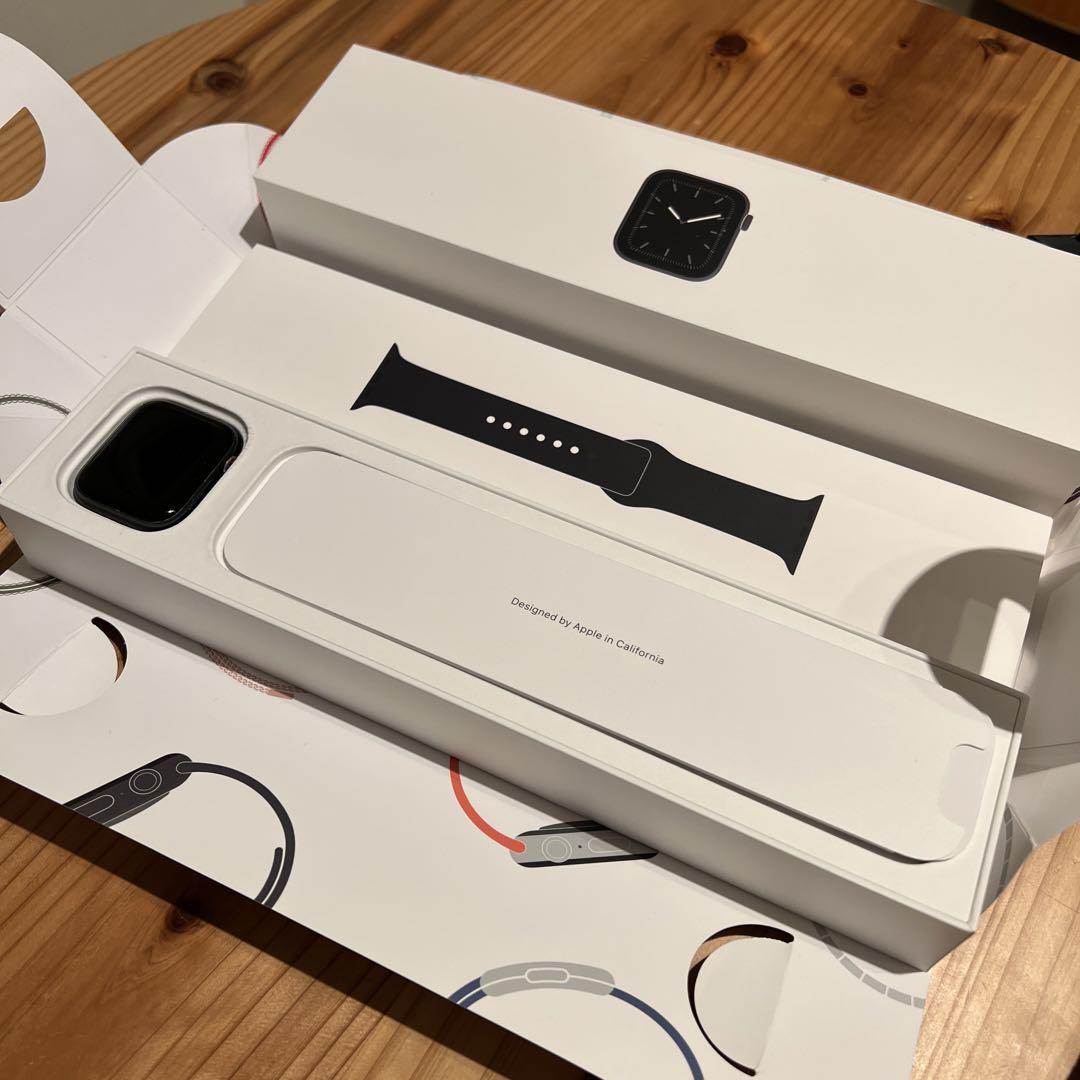 Apple Watch Series 5 44mm セルラーモデル