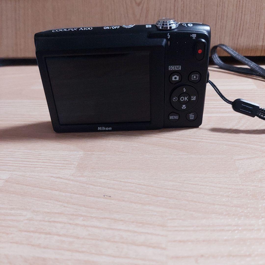 Nikon　COOLPIX　A100　デジカメ　ジャンク