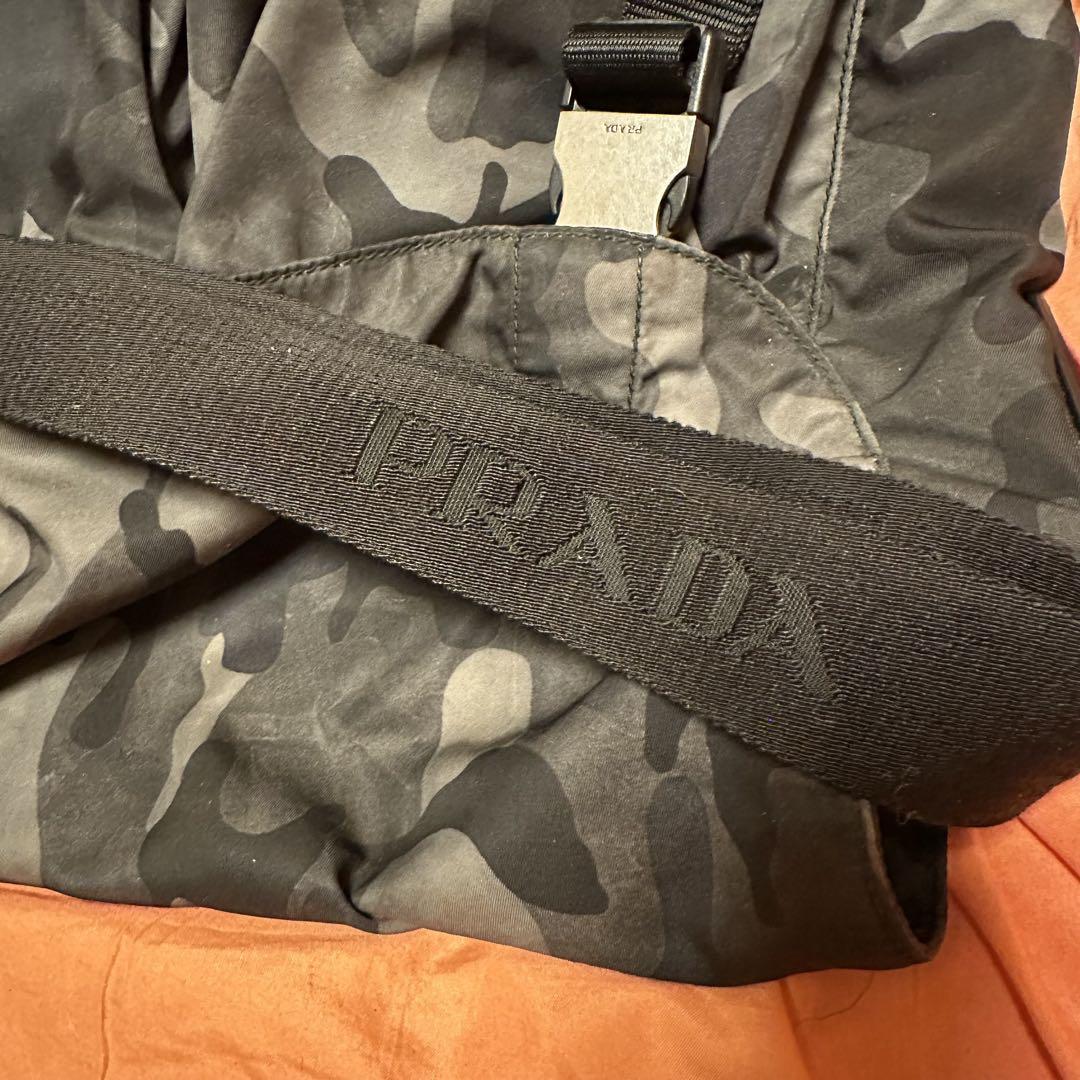 プラダ　PRADA カモフラージュ ショルダーバッグ