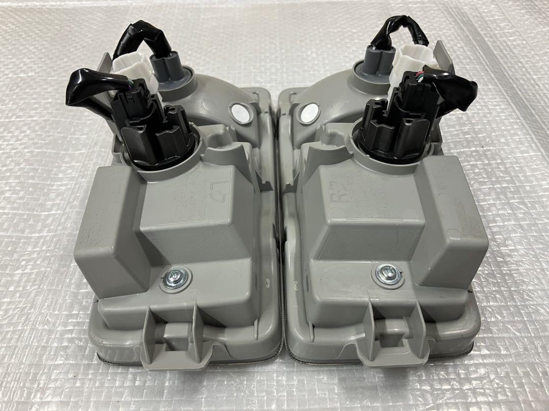 ♦︎ダイハツ　ハイゼット　トラックS500P S510P純正左右テール　良品