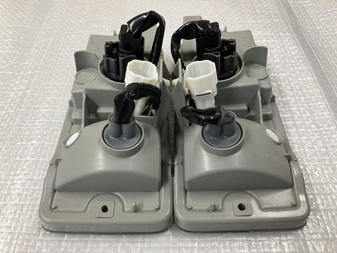 ♦︎ダイハツ　ハイゼット　トラックS500P S510P純正左右テール　良品