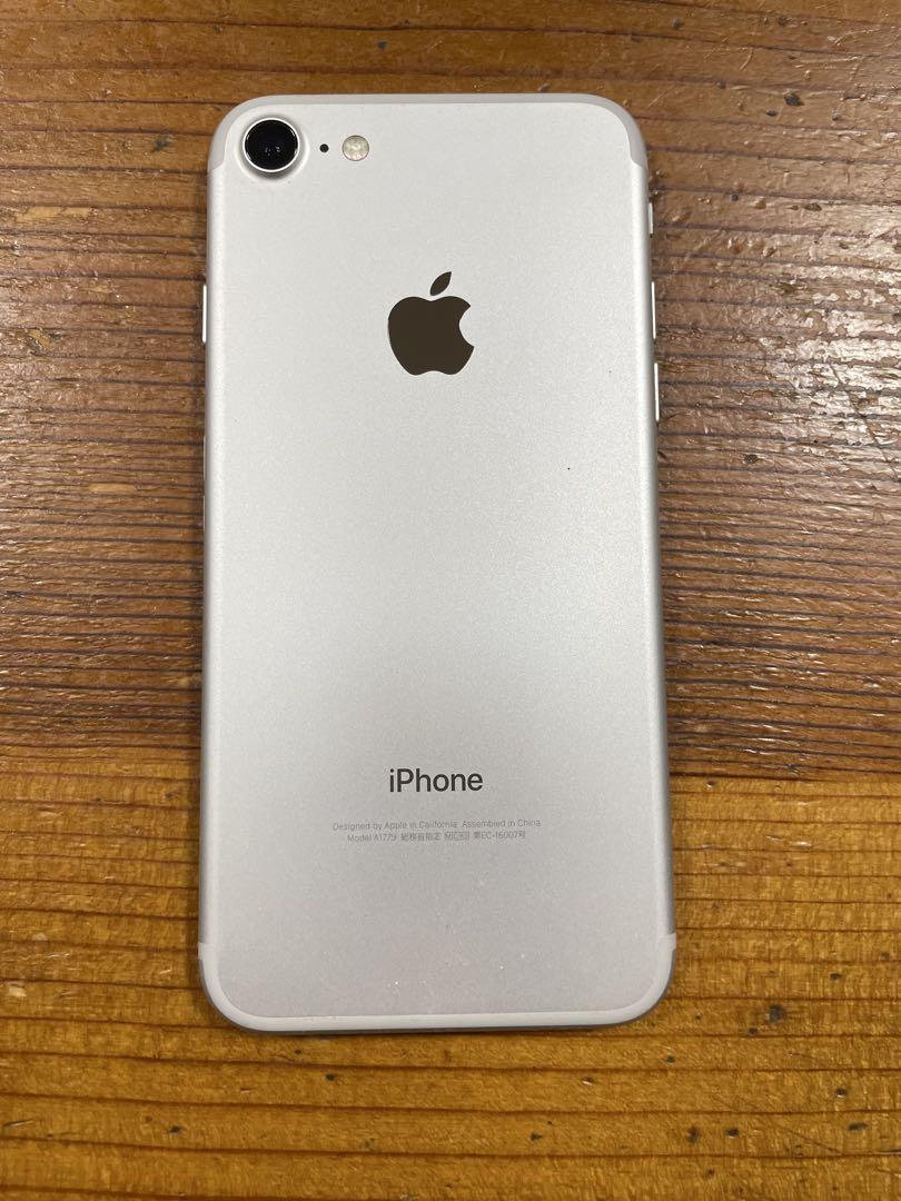 iPhone 7 silver 32GB SIMフリー - メルカリ