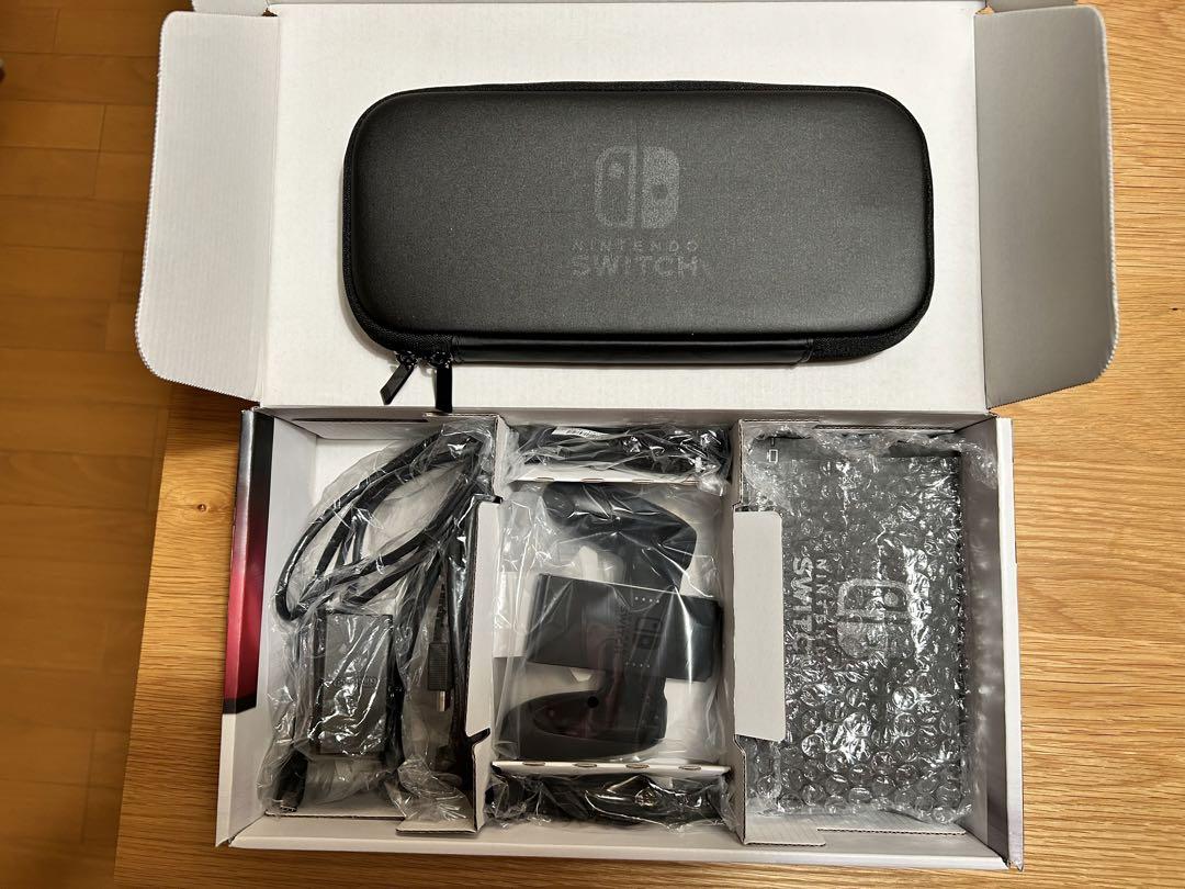 Nintendo Switch(マイクロSD64G・純正ケース付)
