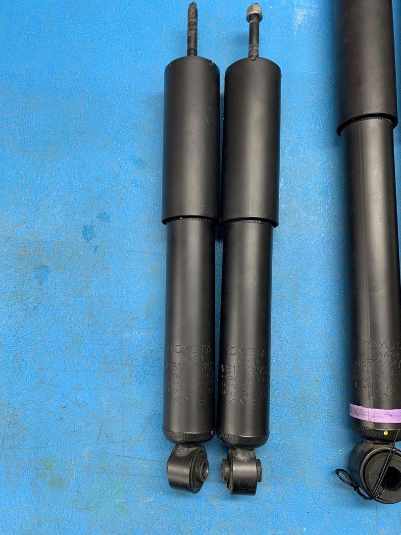 ハイエース　200系　ワイドスーパーGL ガソリン　2WD 純正ショック