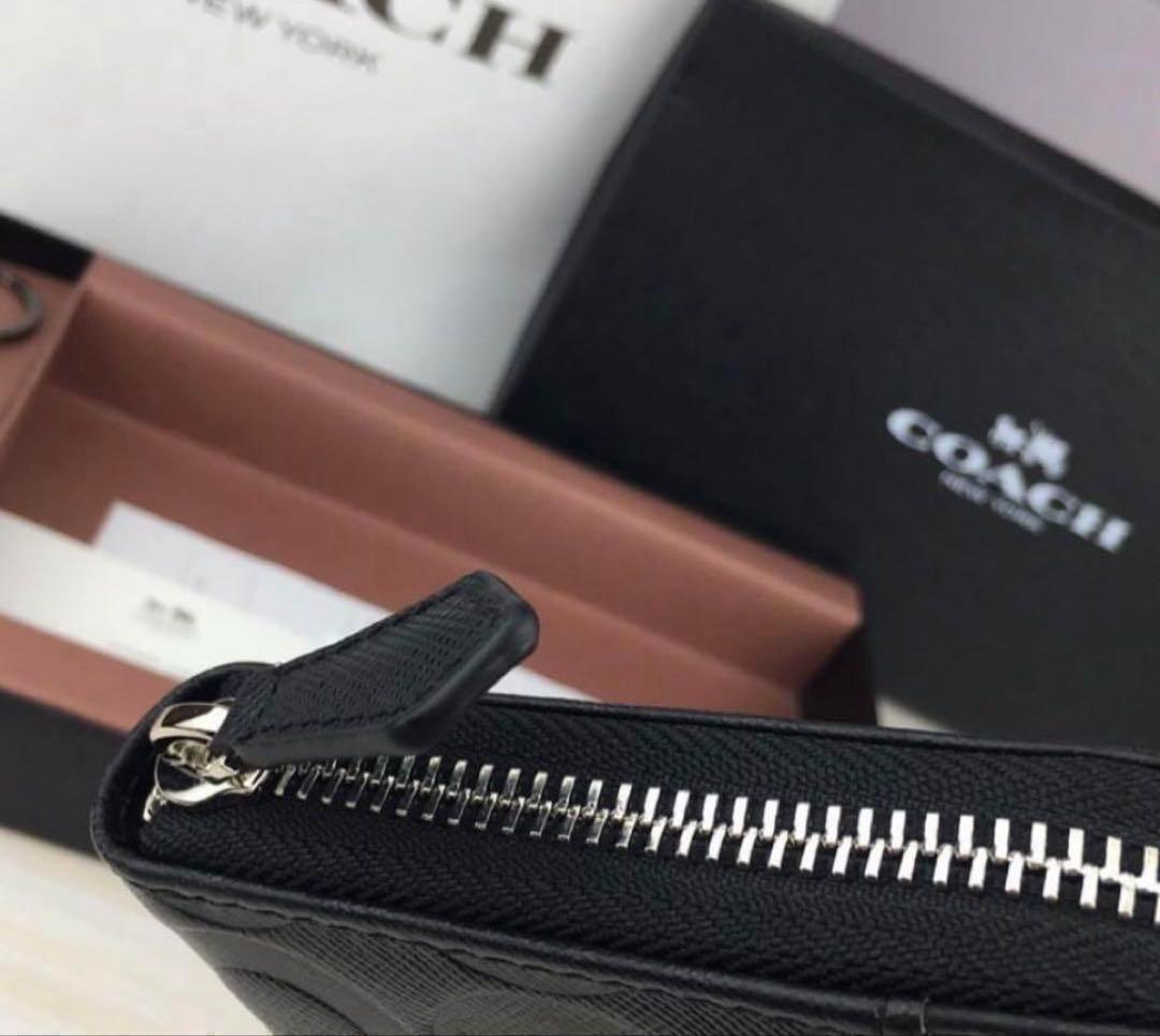 【新品未使用】COACH コーチ 財布 ブラック エンボス加工 オプアート