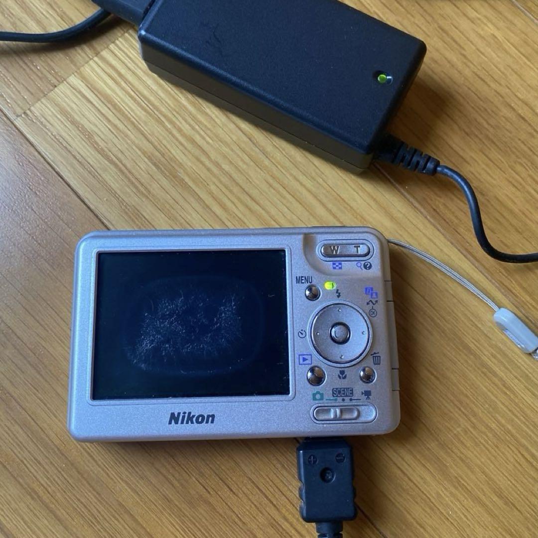 コンパクトデジカメ　Nikon COOLPIX S1ニコンused動作確認済