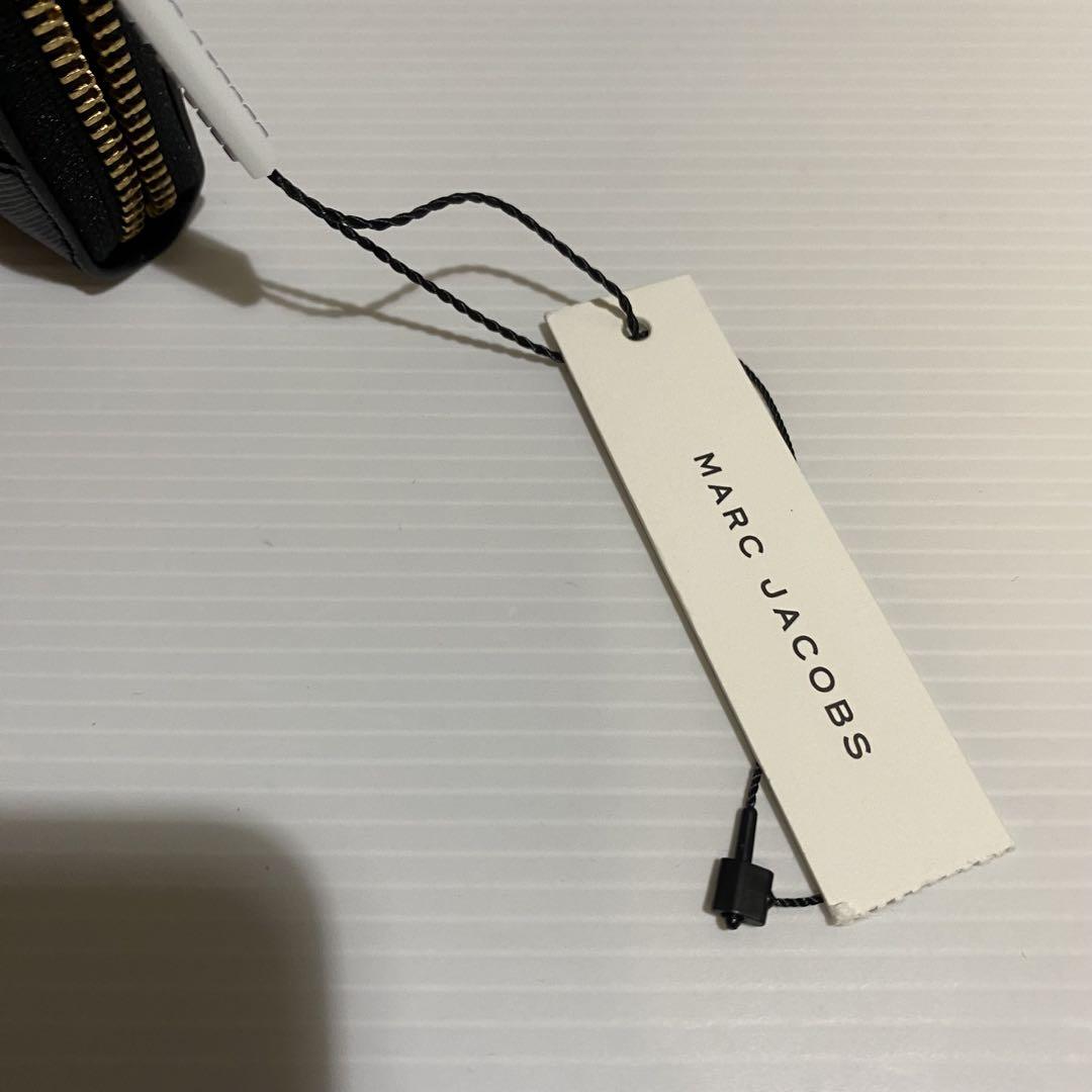 【未使用】MARC JACOBS　ラウンドファスナー長財布　サフィアーノレザー