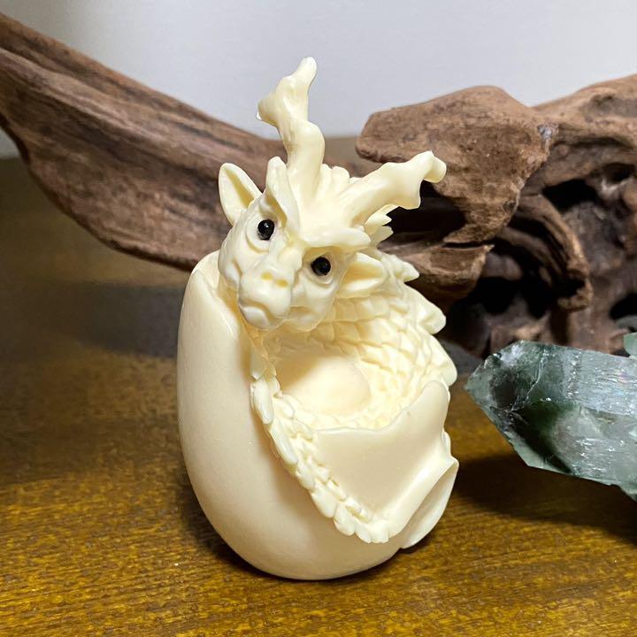 本物の販売 ★天然★植物象牙★ヤシの種子★龍 ドラゴン★置物★オブジェ★スフィア台座★ 本物の販売 ★天然★植物象牙★ヤシの種子★龍 ドラゴン★置物★オブジェ★スフィア台座★