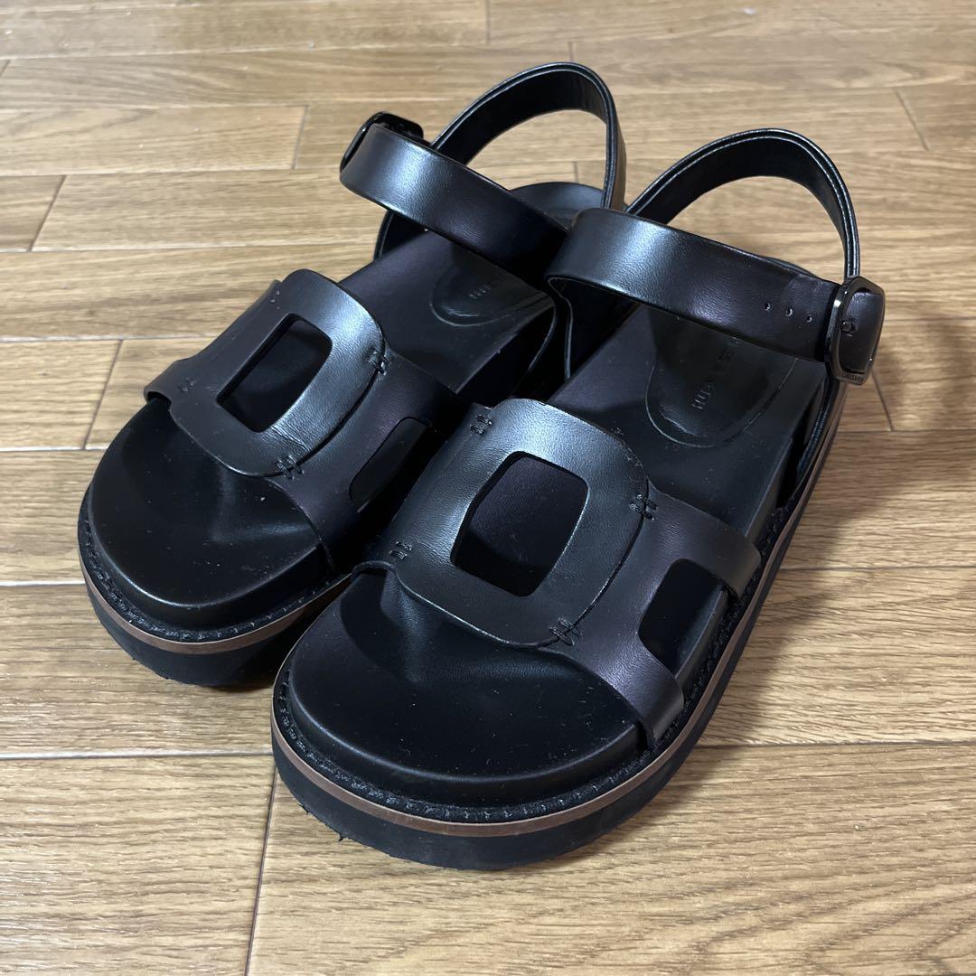 CHARLES&KEITH サンダル　35