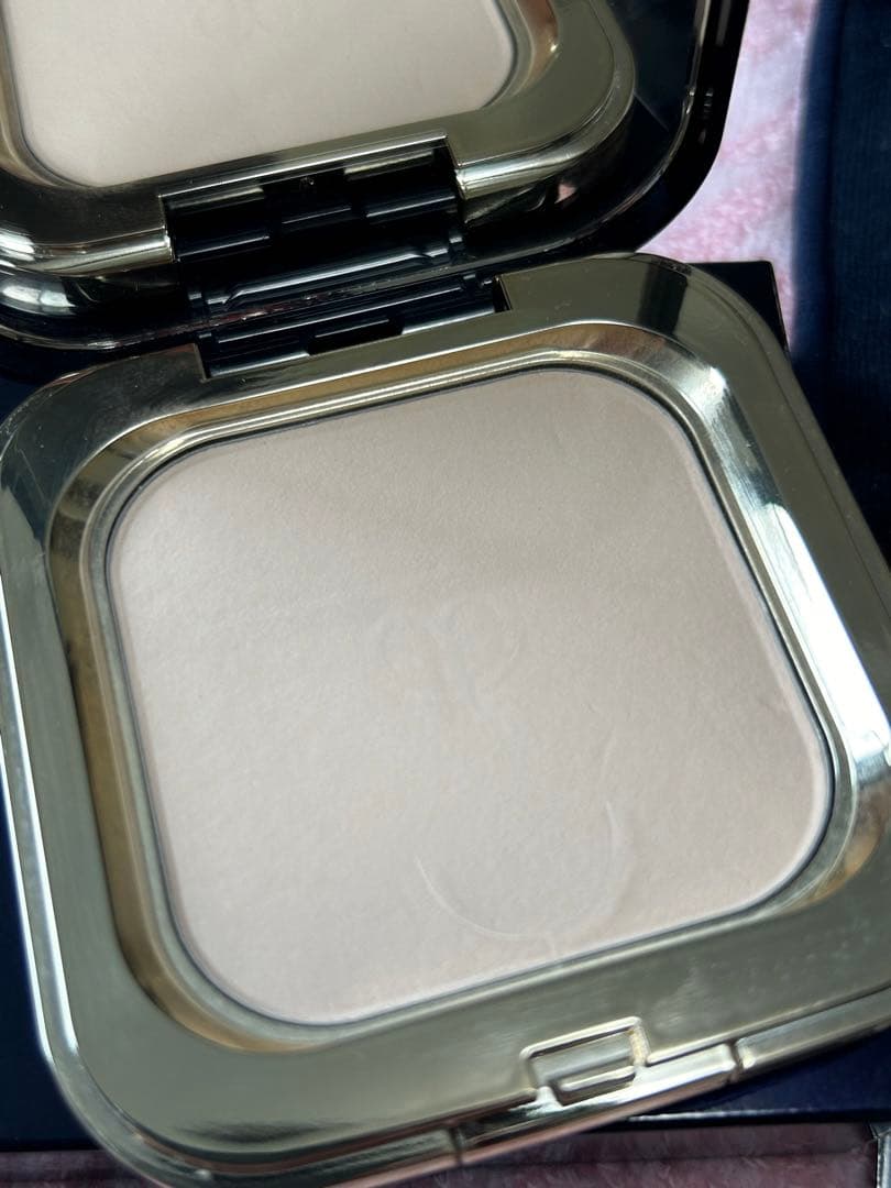 クレドポーボーテプードルコンパクトエサンシエルnほぼ残あり