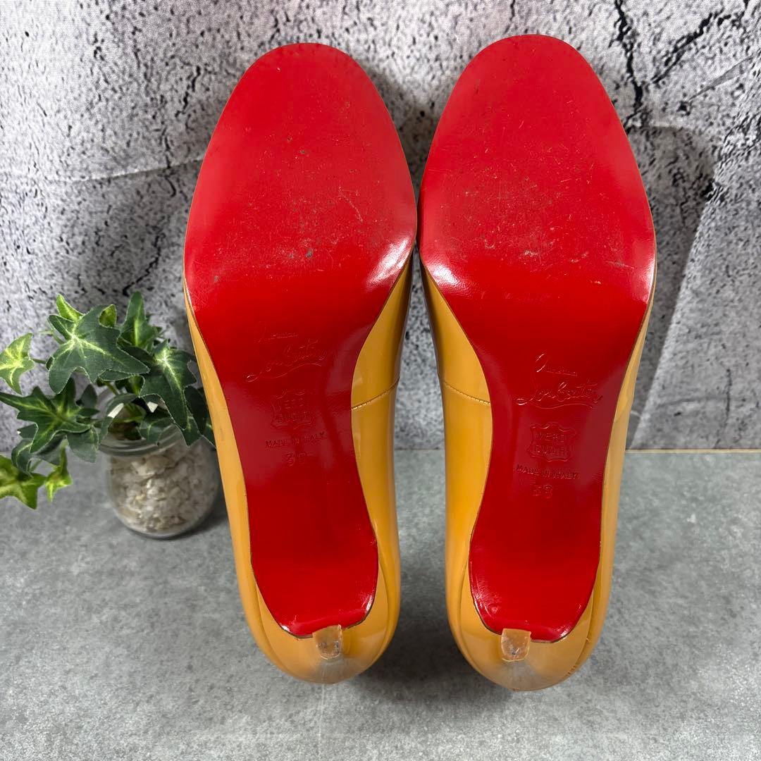 Christian Louboutin パンプス　38 ベージュ　ヒール　24