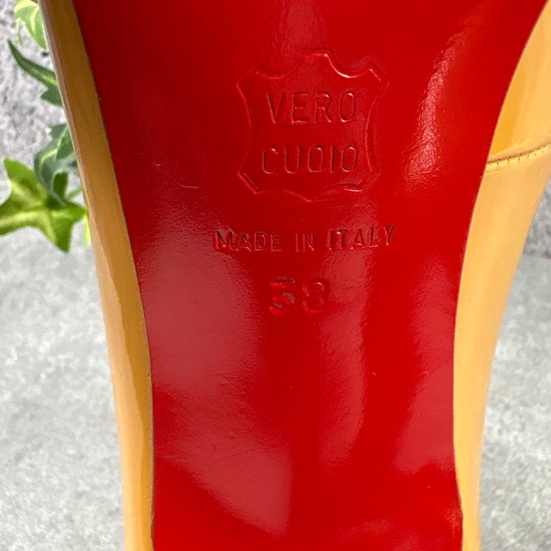 Christian Louboutin パンプス　38 ベージュ　ヒール　24